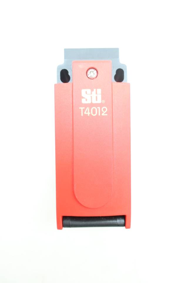 STI T4012-020 44538-2020 SAFETY SWITCH 24V-DC