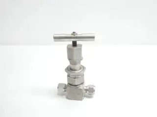 HOKE 2811G6Y 2800 SERIES MANUAL TUBE STAINLESS GLOBE NEEDLE VALVE 2500PSI 3/8IN