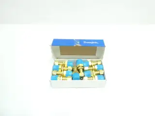 BOX OF 20 SWAGELOK B-600-11-8 STAINLESS STRAIGHT ADAPTER 3/8IN TUBE 1/2IN NPT