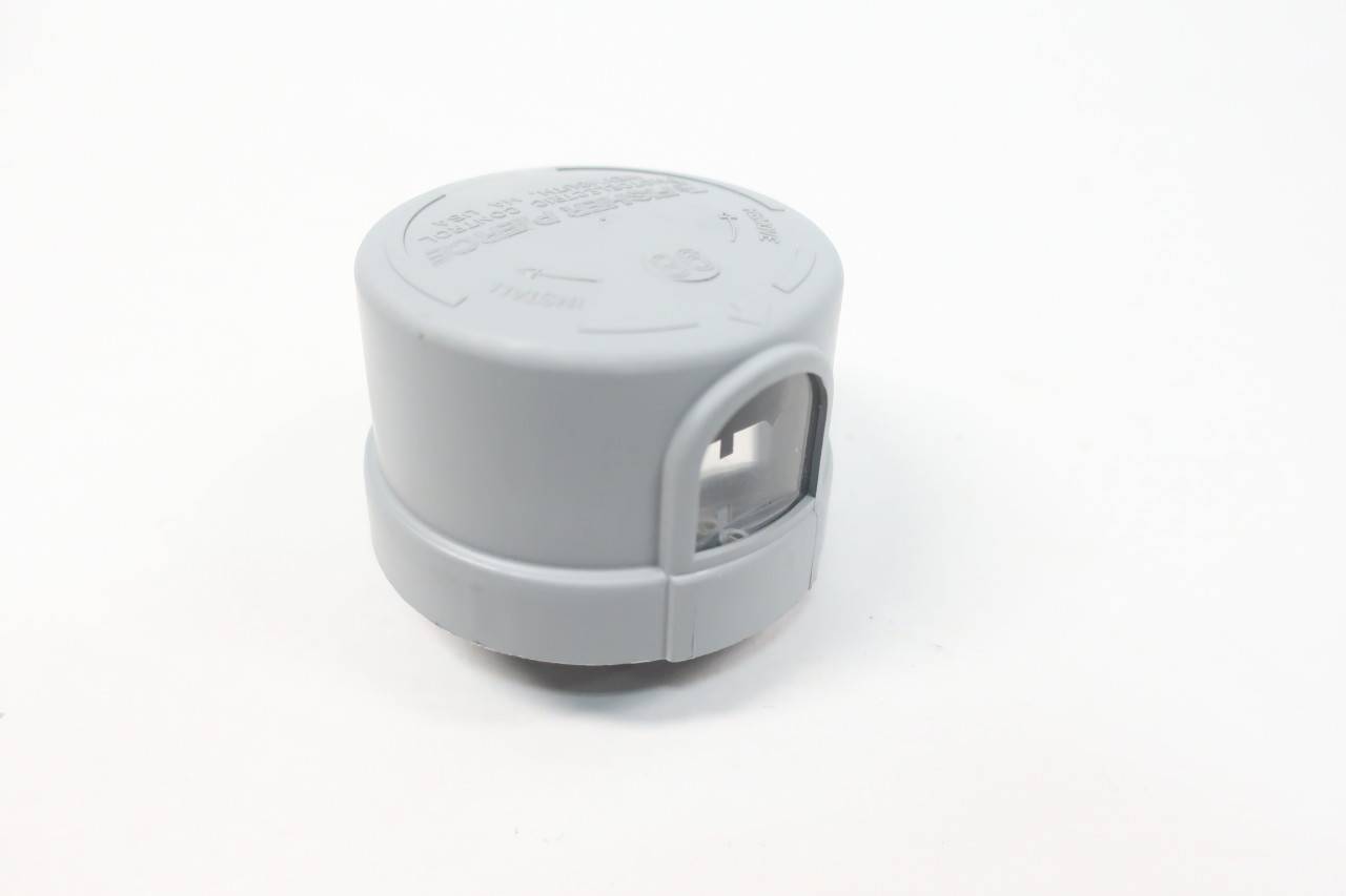 Pacific Scientific 7760SSS Photoelectric Outdoor Lighting Control 105