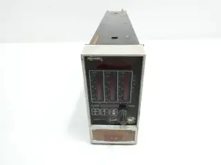 MOORE 15738-119 DIGITAL SINGLE LOOP CONTROLLER