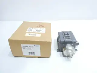 HONEYWELL PP97A 1035 PNEUMATIC PRESSURE CONTROLLER 0-15PSI