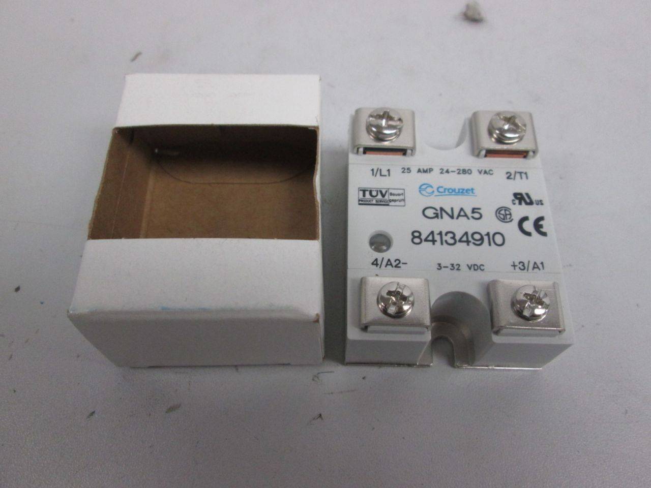 Details about  / New Crouzet 84137111 Solid State Relay 25 Amp 90-280 VAC 