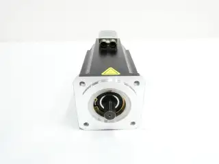TUCKER AKM54L-CSSNR-02 SERVO MOTOR 3PH 4KW 4500RPM 560V-DC