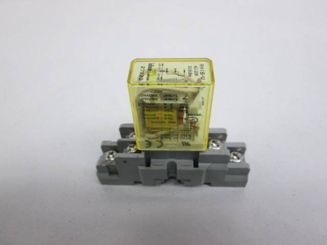 LOT 6 IDEC RH1B-U 120V-AC RELAY WITH BASE SH1B-05 D308608