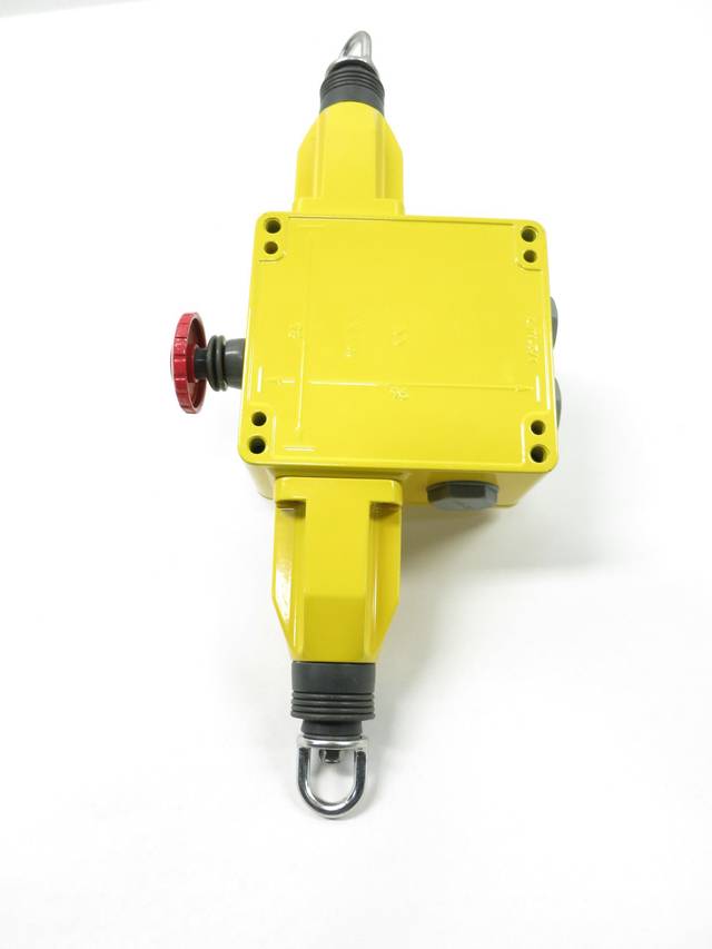 OMRON ER1032042NEL STI TWOSIDED ROPE PULL EMERGENCY STOP SWITCH D600216