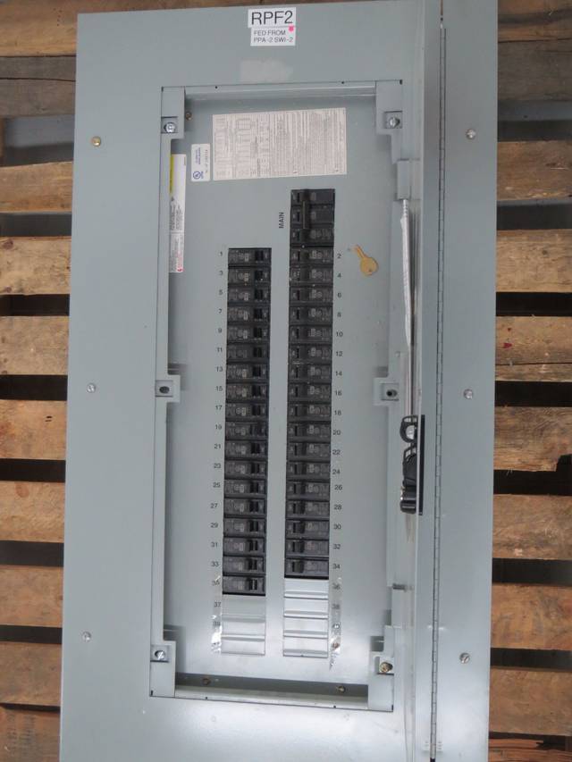 GENERAL ELECTRIC GE AQF3421CTX BREAKER 125A 208/120V DISTRIBUTION PANEL