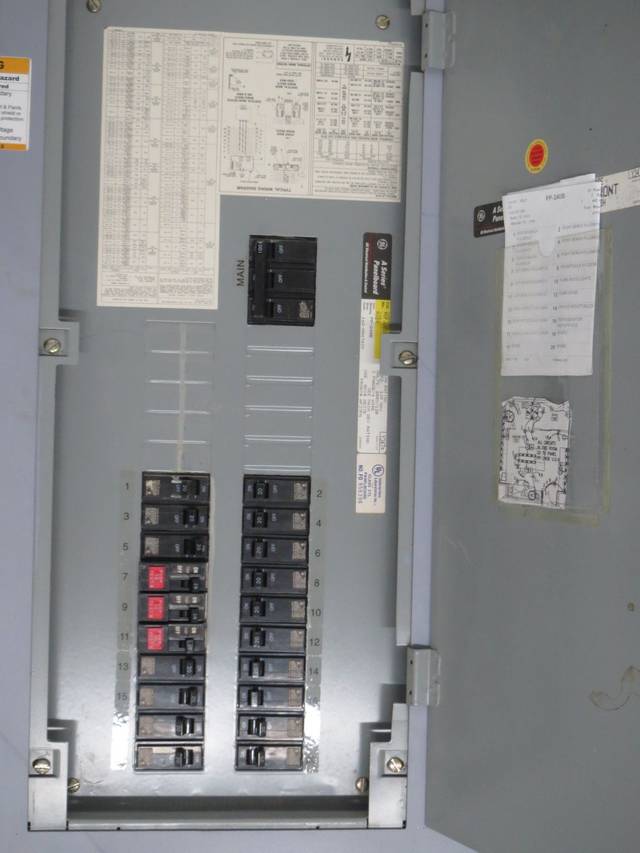 GENERAL ELECTRIC GE AQF3301ABX BREAKER 125A 208/120V DISTRIBUTION PANEL
