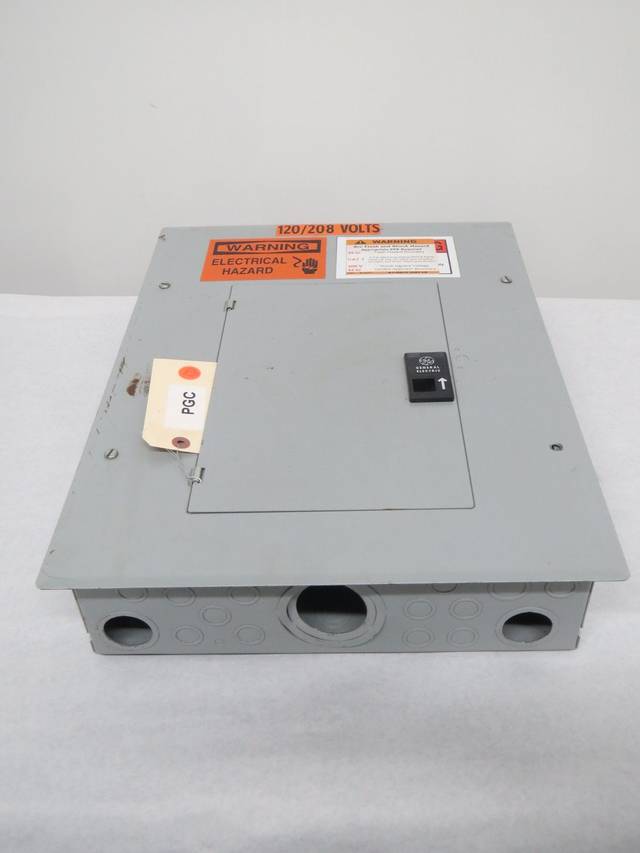 GENERAL ELECTRIC GE TLM1212C BREAKER 125A 120/208V DISTRIBUTION PANEL