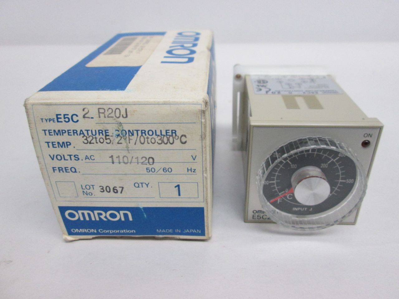 Omron E5C2-R20J Temperature Controller