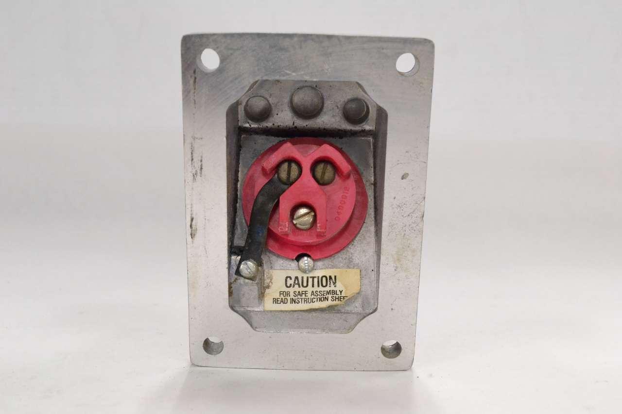 CROUSE HINDS ENR 5201 M3 CONTROL ASSEMBLY COVER RECEPTACLE 125V-AC 20A ENR5201 