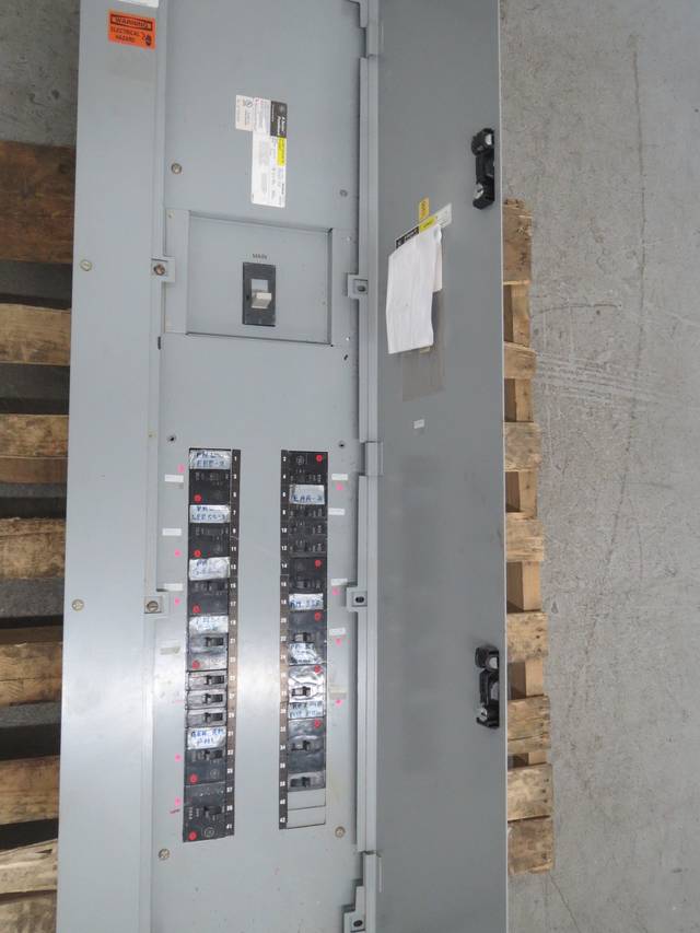 GENERAL ELECTRIC GE AEF342KTX BOARD 400A 208/120VAC DISTRIBUTION PANEL