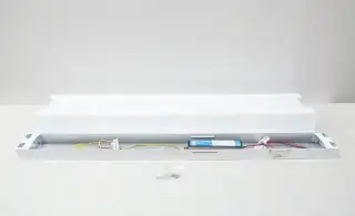 LITHONIA LIGHTING R 2 40 347 ES FLUORESCENT LIGHT FIXTURE 347V-AC