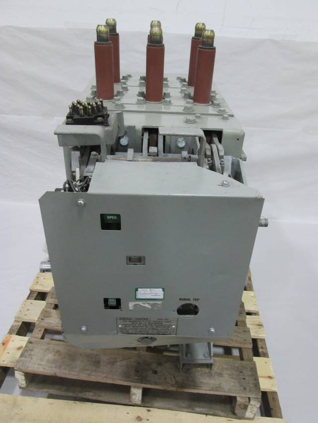 GE AM4.162503 MAGNE BLAST CIRCUIT BREAKER 1200A VACUUM 4160VAC D365629