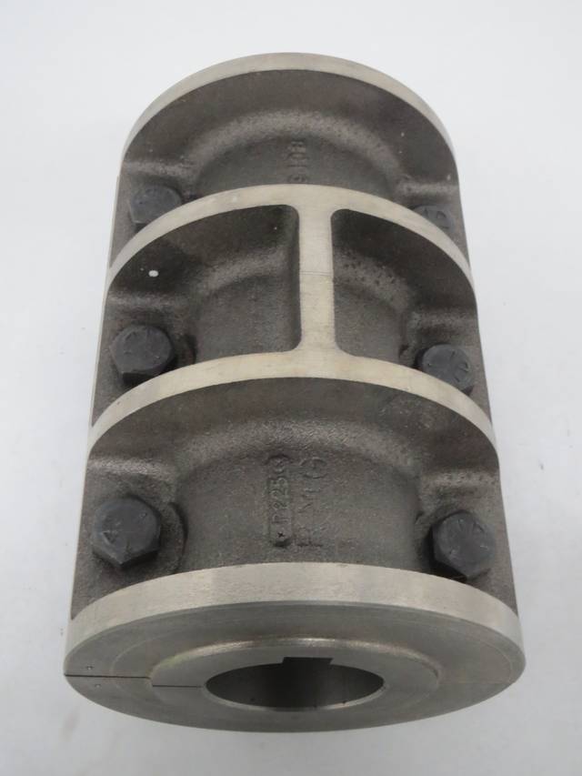 DODGE P225 009108 SPLIT RIBBED RIGID 21/2 IN IRON COUPLING B381816