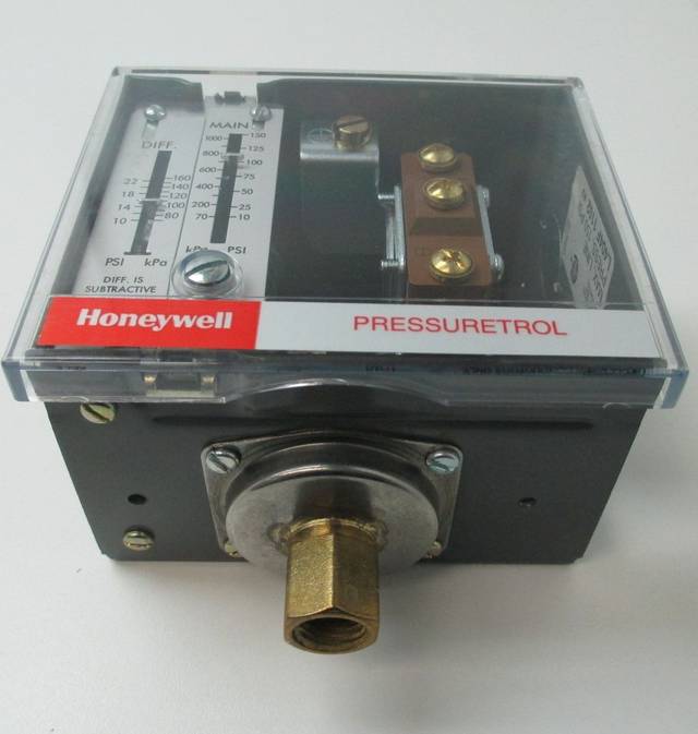 HONEYWELL L404F 1102 PRESSURETROL 150PSI PRESSURE CONTROLLER D382397