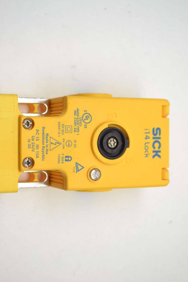 SICK I14M0213 SAFETY INTERLOCK 240VAC 10A AMP SWITCH B385142