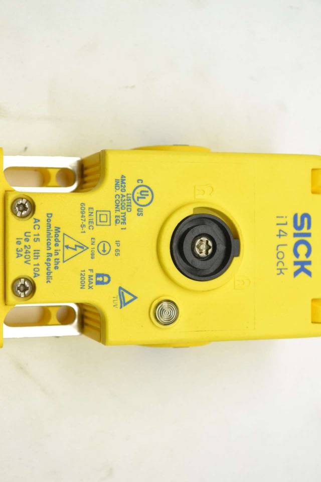 SICK I14M0213 IA4 LOCK SAFETY LOCKING INTERLOCK 24VDC SWITCH B386409