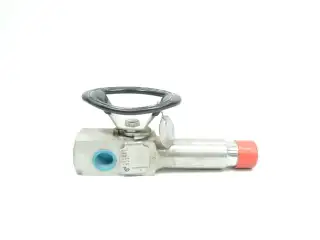 TBV SE3636UT-L MANUAL STAINLESS GAUGE NEEDLE VALVE 1/2IN X 3/4IN NPT 2000PSI