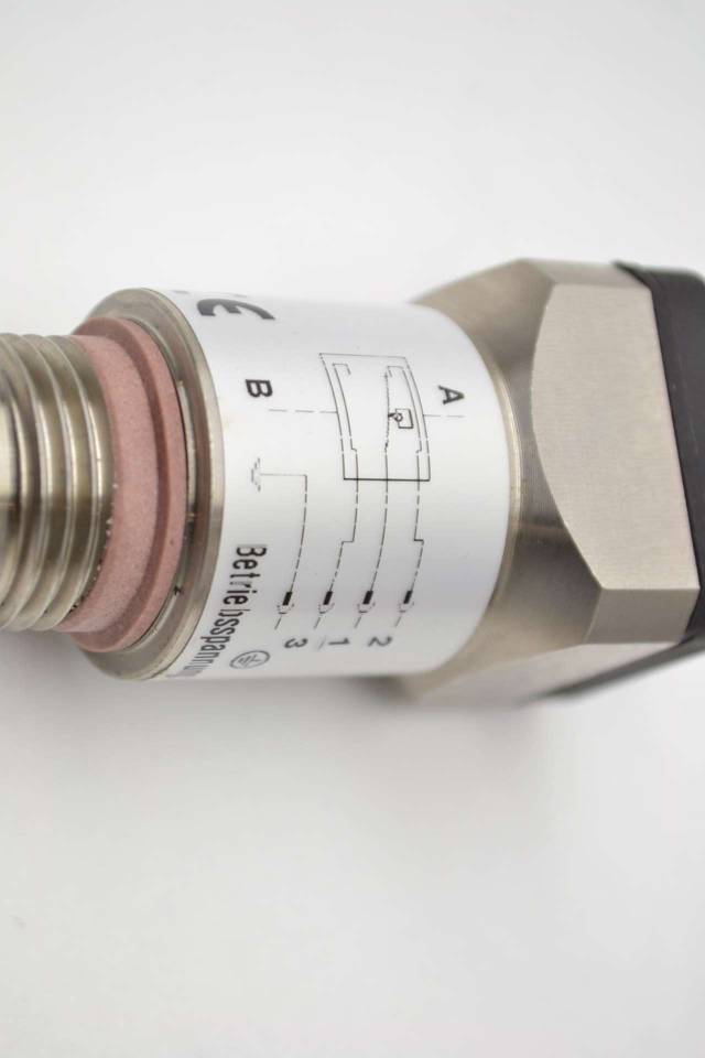 HYDAC VD 5 C.0 CLOGGING INDICATOR AIR FILTER ELECTRIC 230VAC SENSOR