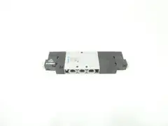 FESTO CPE18-M1H-5/3G-1/4 PNEUMATIC SOLENOID VALVE 24V-DC 10BAR 1/2IN NPT