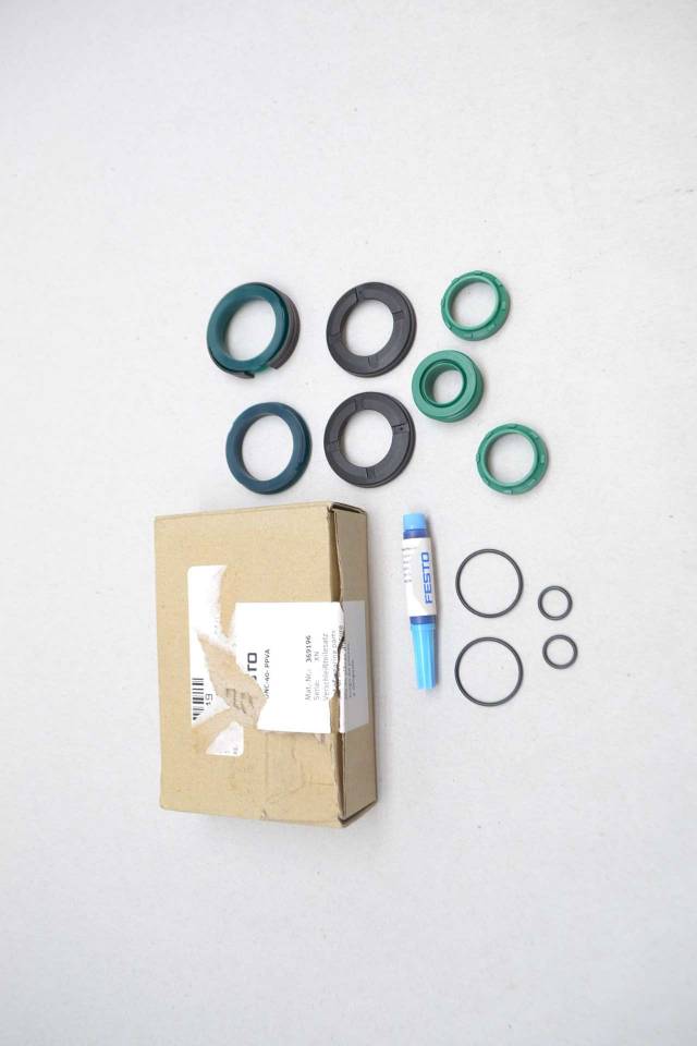 FESTO DNC40PPVA 369196 PNEUMATIC CYLINDER REPAIR KIT D428222