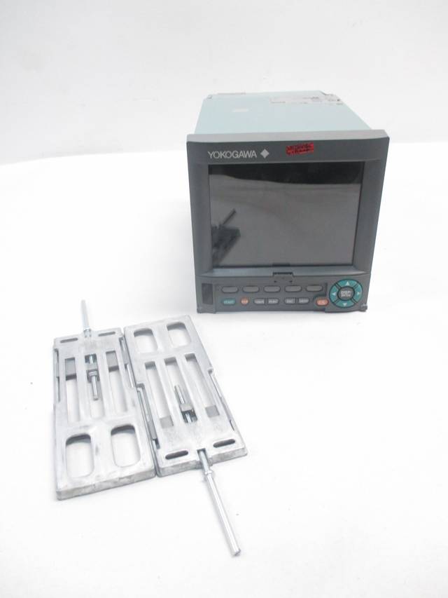 YOKOGAWA DX1006142 DAQSTATION DIGITAL RECORDER 100240VAC D452783