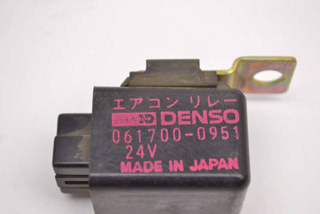 DENSO 061700-0951 24V DC COMPONENT RELAY B495179