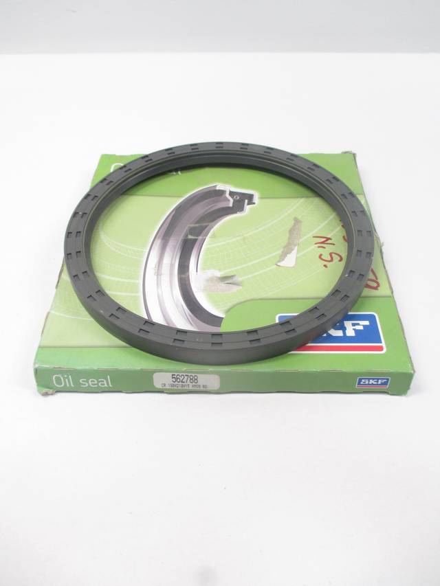 SKF 562788 210MM 180MM 15MM RADIAL SHAFT OILSEAL D495961