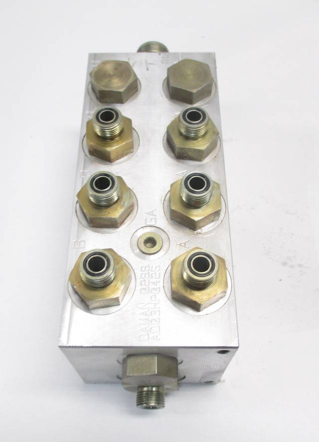 DAMAN AD03HP042S 4 STATION ALUMINUM HYDRAULIC VALVE MANIFOLD D496178