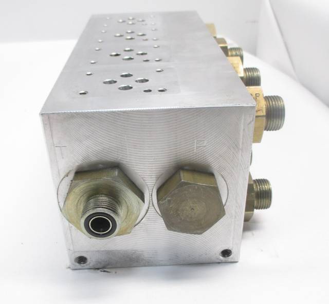 DAMAN AD03HP042S 4 STATION ALUMINUM HYDRAULIC VALVE MANIFOLD D496178
