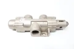 VERSA VCS-3702-M-167-223 PNEUMATIC DIRECTIONAL CONTROL VALVE 1IN NPT 200PSI