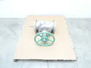 KITZ UPAMB MANUAL STAINLESS FLANGED GLOBE VALVE 6IN 150