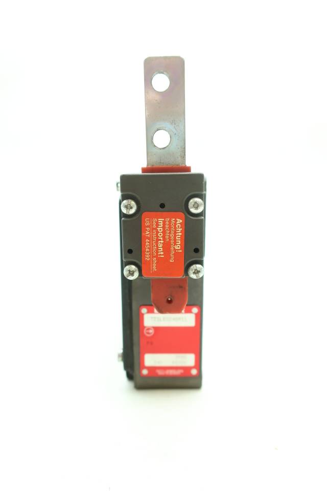 EUCHNER TZ1LE024SR11 SAFETY SWITCH 24V-DC