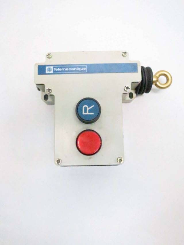 TELEMECANIQUE XY2 CE1A296 EMERGENCY STOP CABLE PULL SWITCH D505483
