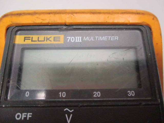 FLUKE 70 III MULTIMETER W/ CASE AND LEADS D509985