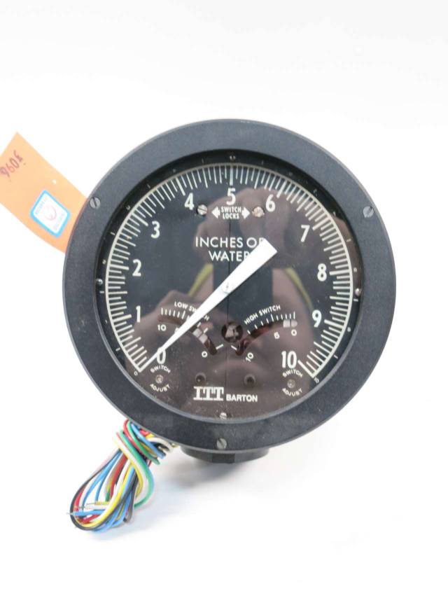 ITT BARTON 289A18770 1/2 IN NPT DIFFERENTIAL PRESSURE SWITCH GAUGE D513103