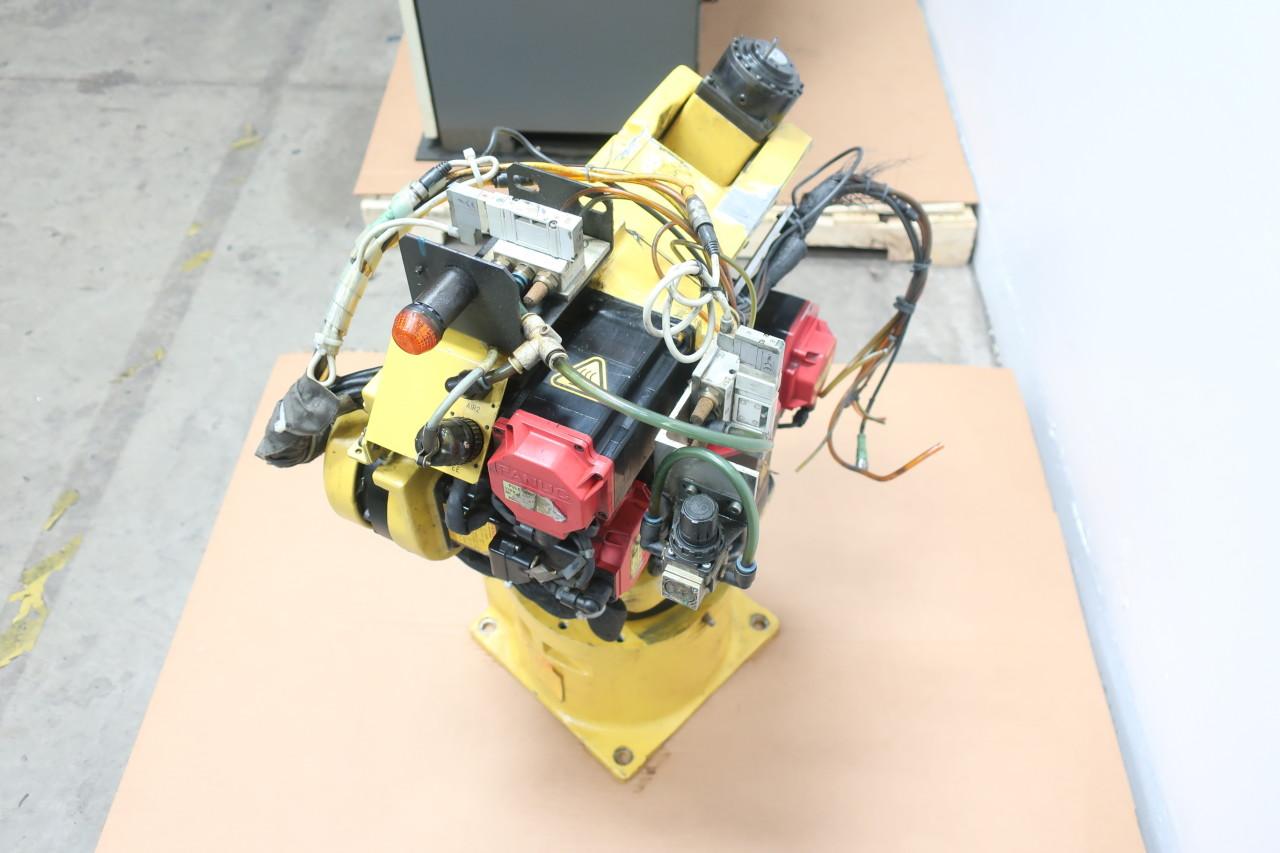 Fanuc R-J3IB A05B-1215-B612 A05B-2462-B150 M-6ib 6s Robot