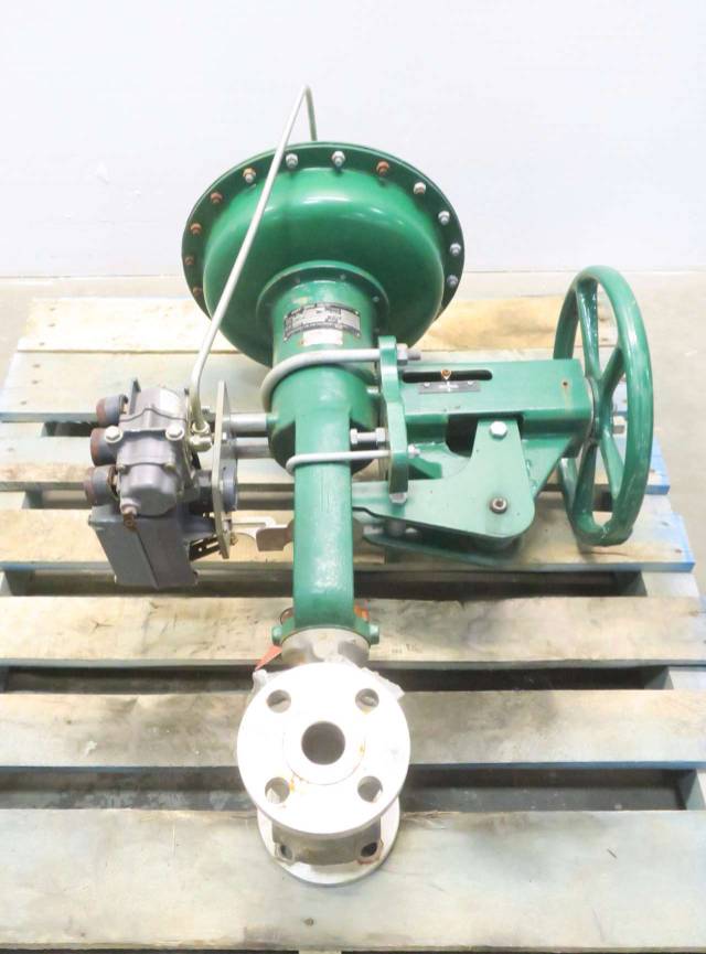 FISHER ET CAV III 11/2 IN 657 3582G 300 STAINLESS FLANGED CONTROL
