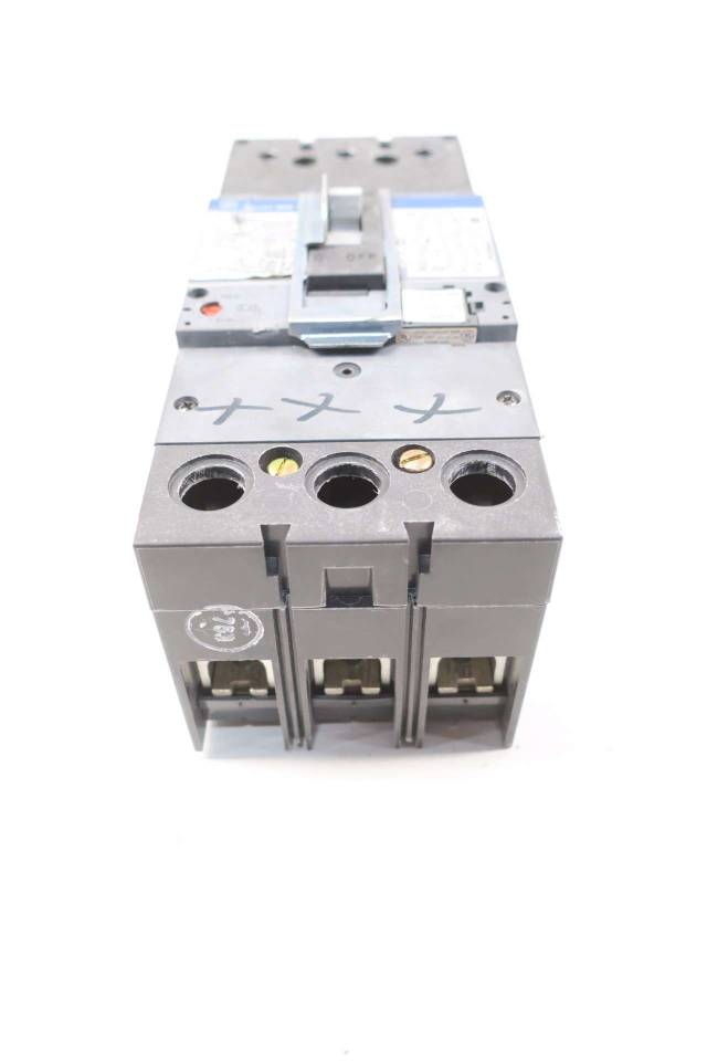 GE SFHA36AT0250 SPECTRA RMS 3P 250A 600VAC CIRCUIT BREAKER W/225A PLUG