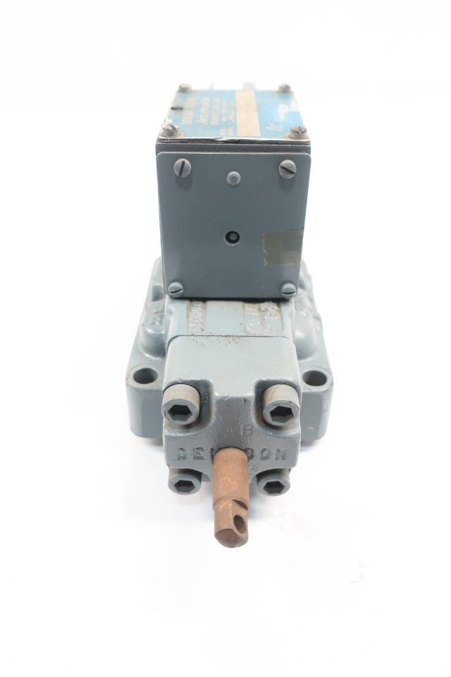 ABEX D1D12 33 103 01 04 100W S5 DENISON DIRECTIONAL CONTROL VALVE D610879