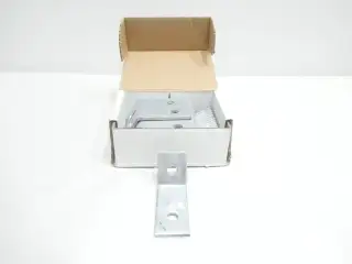 BOX OF 25 UNISTRUT P2097 HG 2 HOLE OPEN ANGLE 60DEG FITTING
