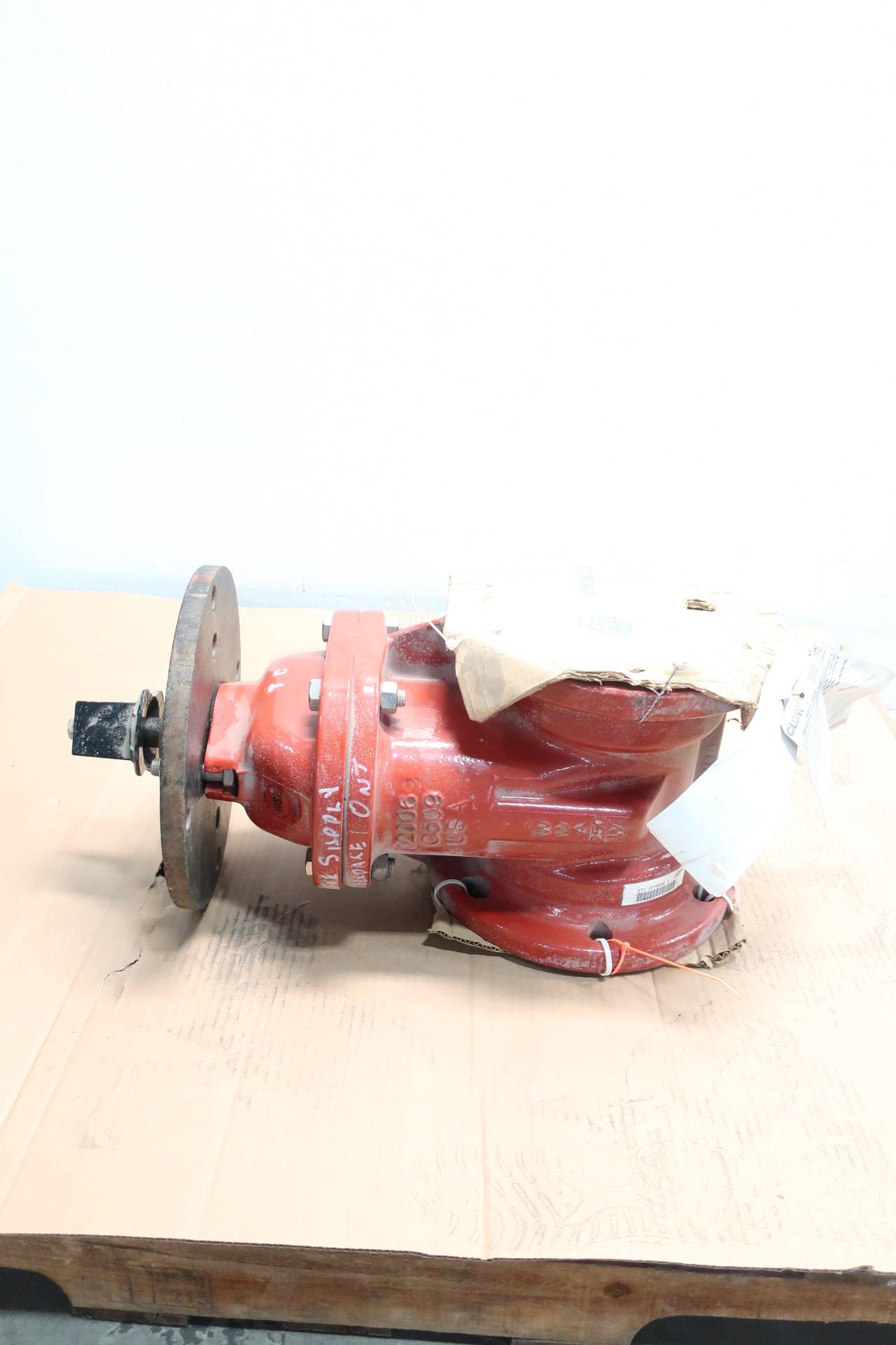 Clow Valve 2640 Manual Iron Flanged Fire Main Wedge Gate Valve 6in