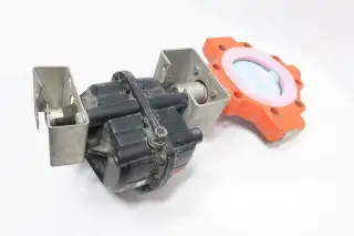 XOMOX 008 PNEUMATIC IRON FLANGED BUTTERFLY VALVE 6IN