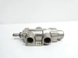 VERSA VCS-3702-MS-167-226 3-WAY DIRECTIONAL CONTROL VALVE 1IN 200PSI