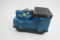 LEEDS NORTHRUP 10970-40 PNEUMATIC CONVERTER 1/8IN X 1/4IN NPT