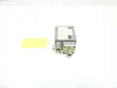 SQUARE D 9012 GDW-5 PRESSURE SWITCH 3-150PSI 300V-AC 300V-DC