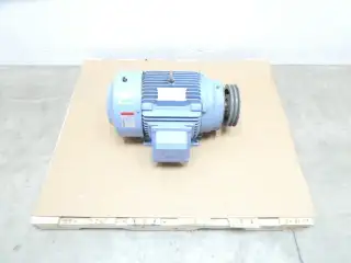 HYUNDAI HLS256SR235B AC MOTOR 256T 3PH 20HP 1775RPM 230/460V-AC