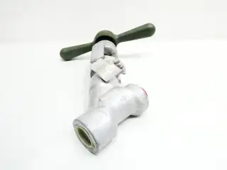 FLOWSERVE D36224 MANUAL STEEL SOCKET WELD GLOBE VALVE 1-1/2IN 1690