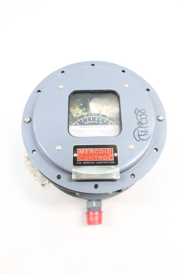 MERCOID PGW-153 PRESSURE SWITCH 1/2IN 1-30IN-H2O 120/240V-AC 120/240V-DC
